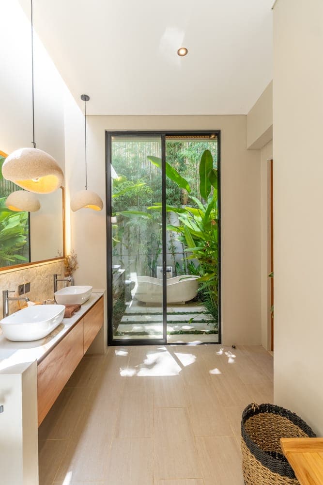 Alinor in Ungasan – Modern Tropical Pool Villa with Resort Feel (1/15)
