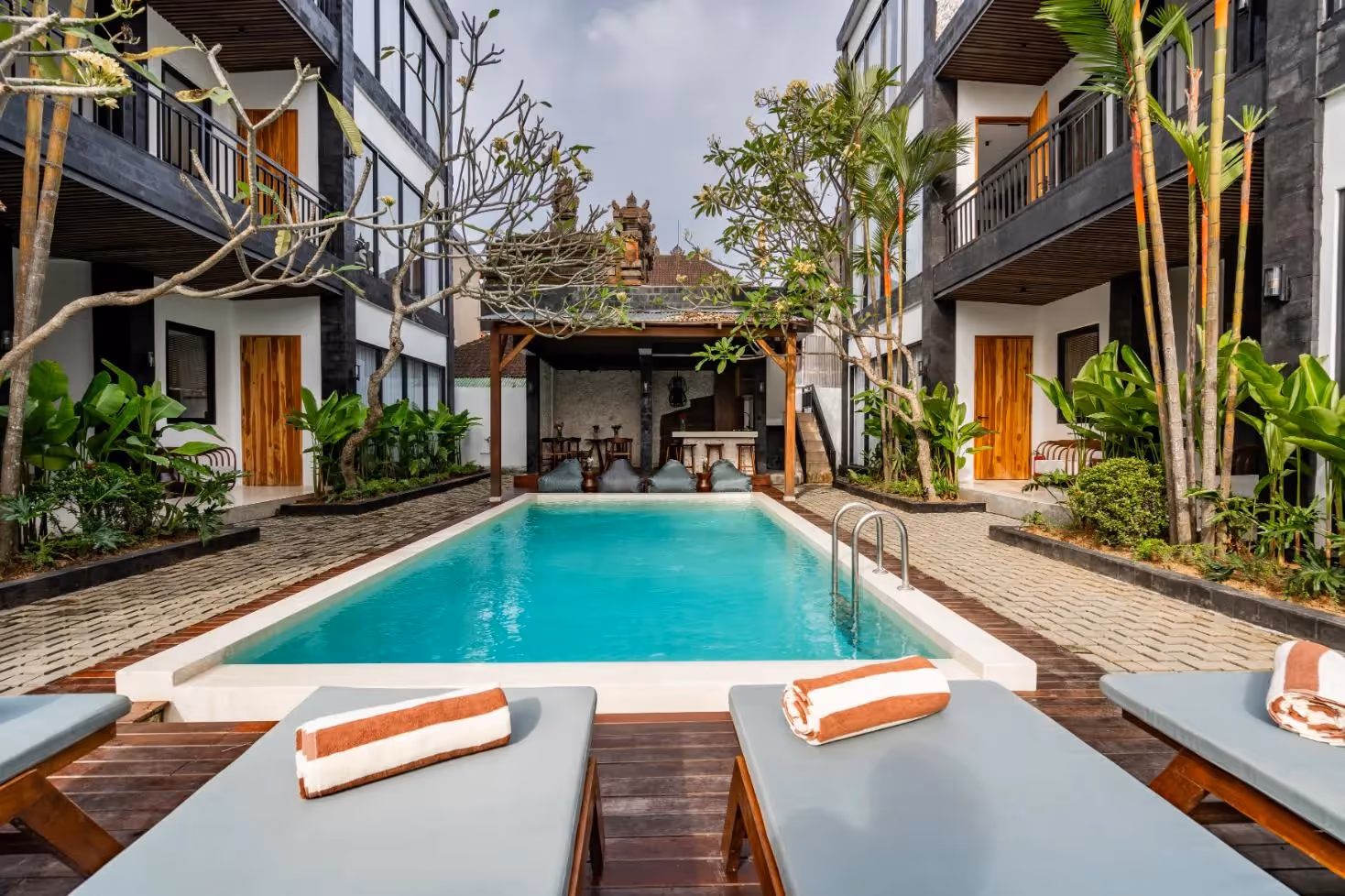 Melinda Residence Complex – Modern 1BR Apartment Complex with Shared Pool — photo 1