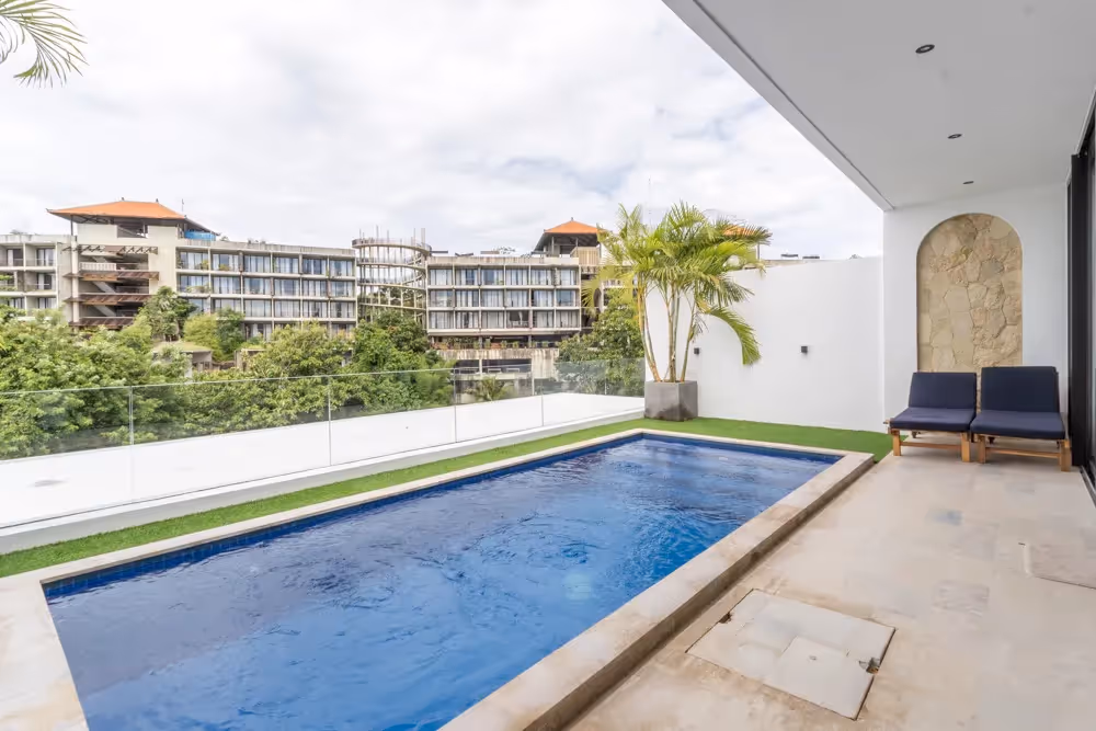 Villa Elvion - Modern 3BDR Ocean-View Villa with Rooftop Terrace in Dreamland (1/10)