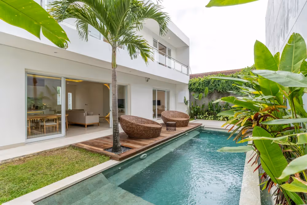 Villa Daria - Modern 3-Bedroom Leasehold Villa with Pool in Central Seminyak — photo 1