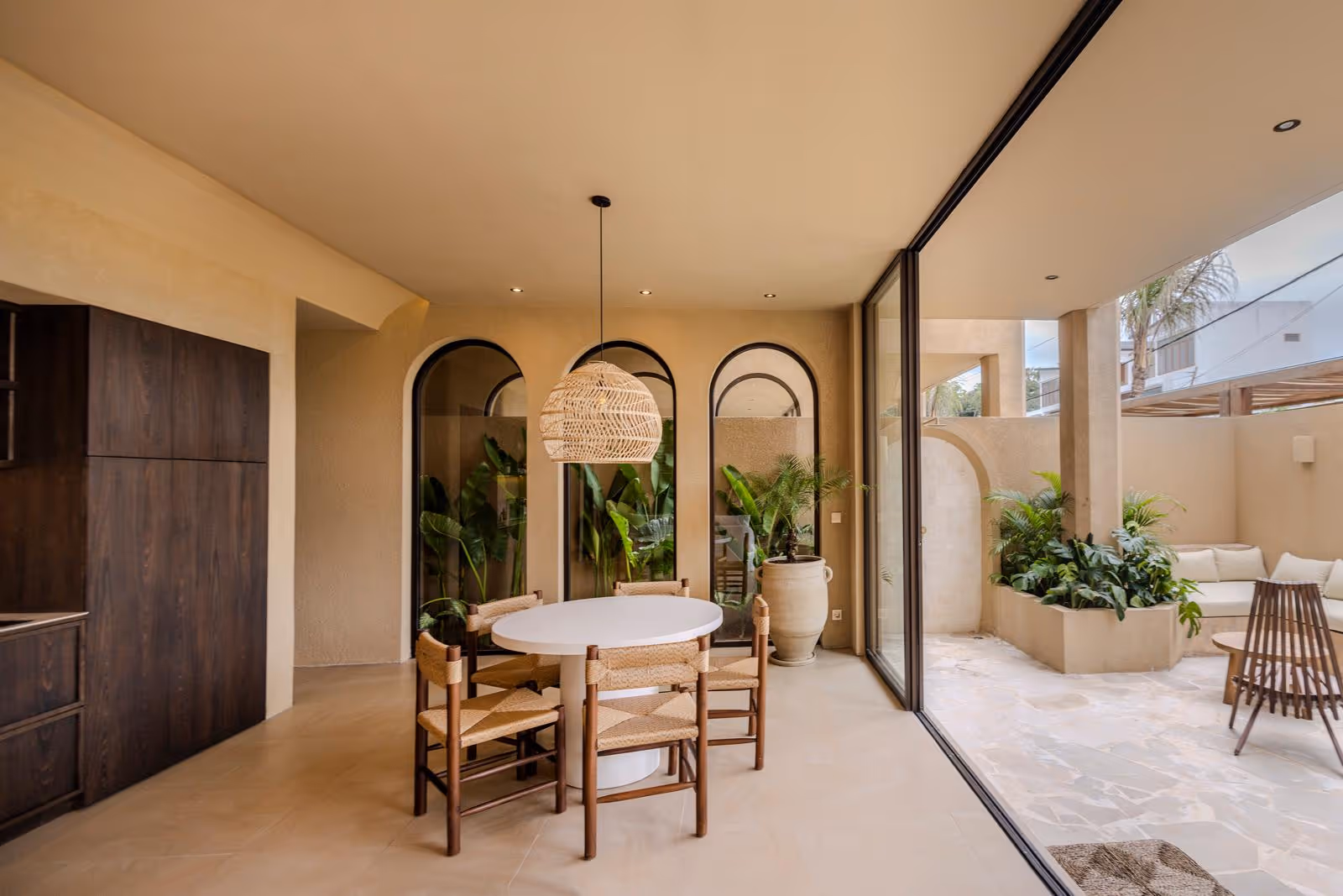 Villa Roky – 2BDR Leasehold Villa with Rooftop & Private Pool (1/8)
