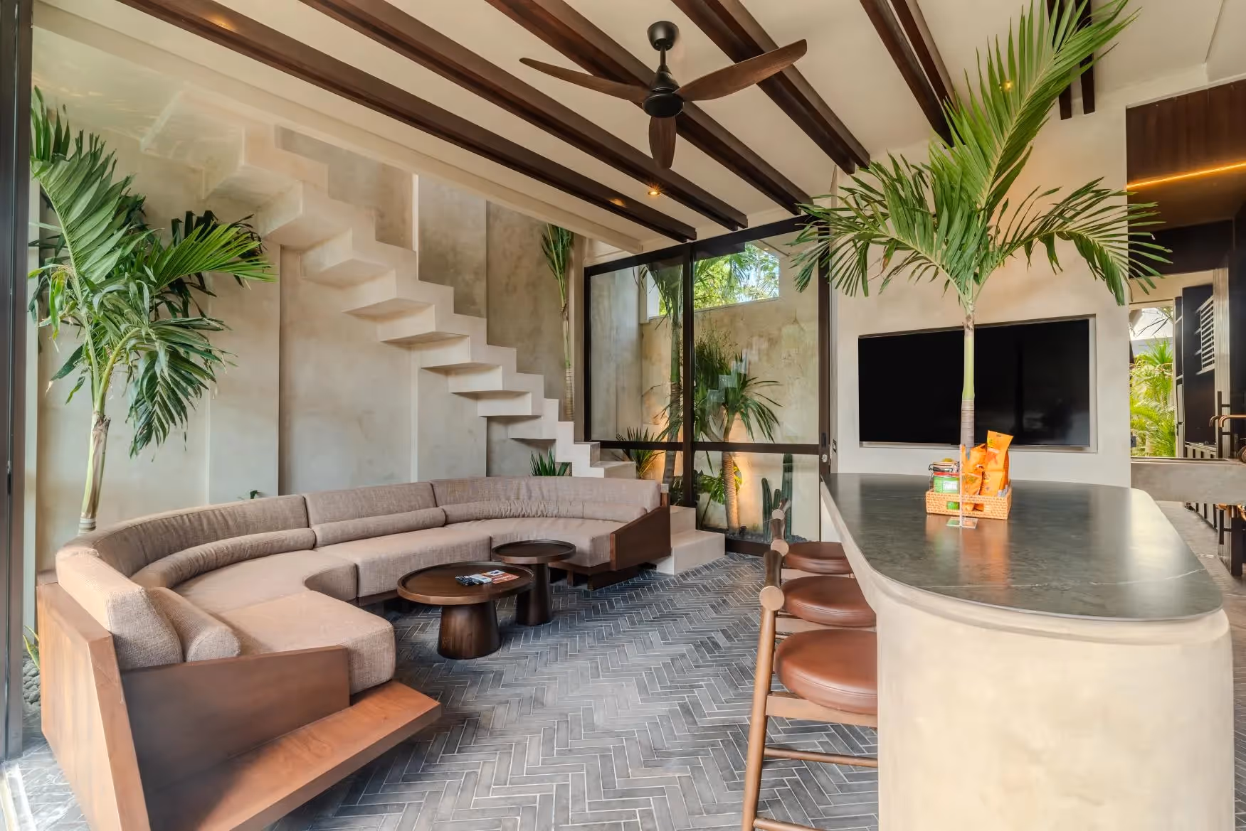 Villa Cleine - Elegant 1-Bedroom Designer Leasehold Villa with Private Pool in Pererenan (1/9)