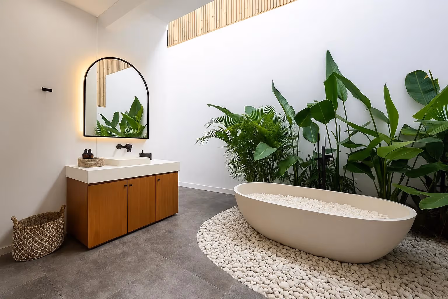 Villa Alinda - Modern 7-Bedroom Leasehold Villa with Rooftop Lounge in Batu Bolong (1/12)