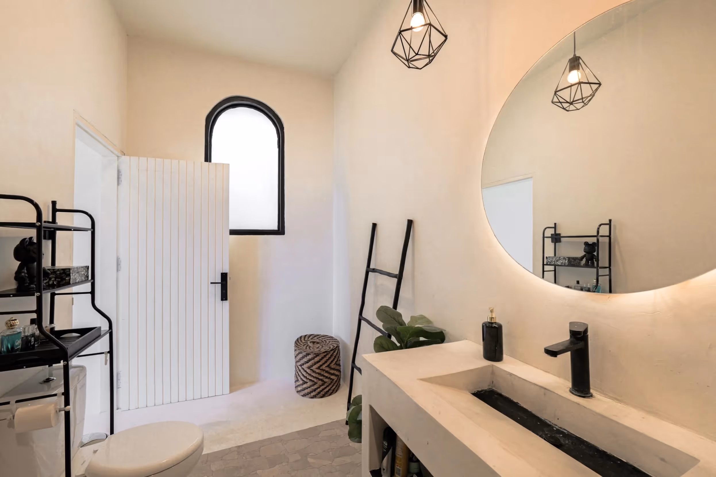 Villa Vorie - Contemporary 2BDR Berawa Villa with Pool and Rooftop Lounge (1/9)