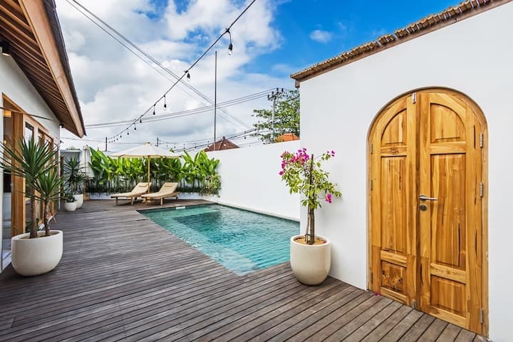 Villa Kirei – Tropical 2BDR Leasehold Villa with Open Living & Pool — photo 1