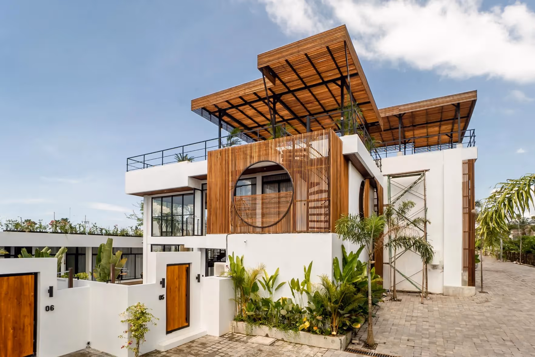 Villa Chérie – Villa en bail de 4 chambres entièrement meublée avec piscine sur le toit et salon encastré (1/14)
