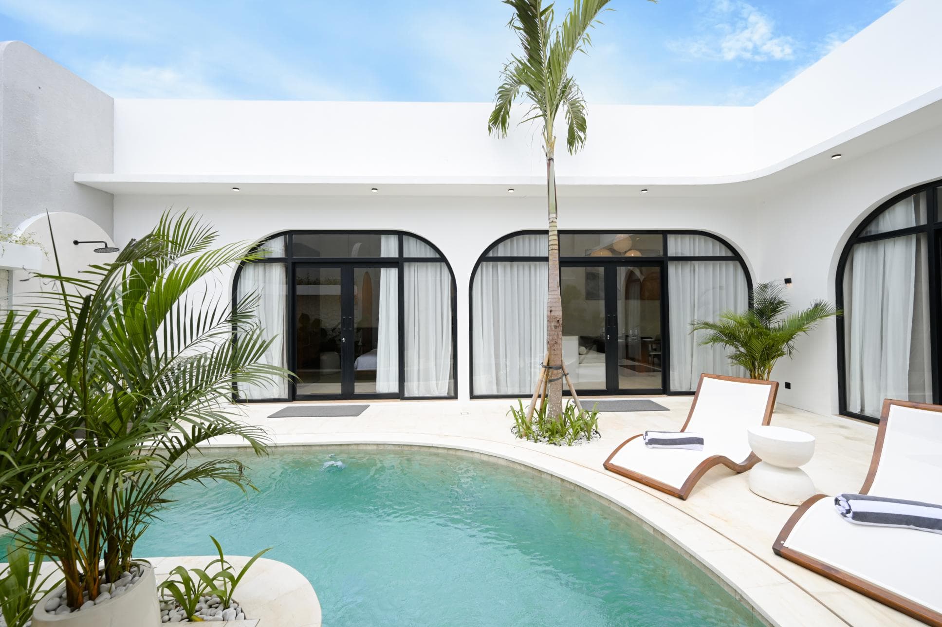 Sireva Villas Bingin – 2BR Ready Villa with Private Pool (1/10)