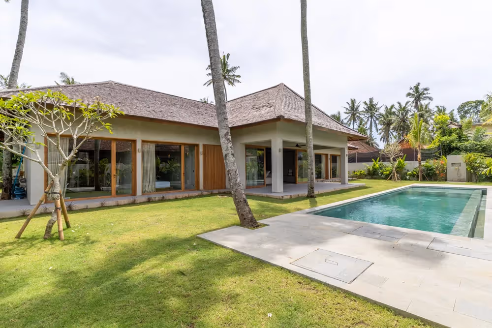 Sava Villa – Spacious 4BDR Estate with Pool on 850 m² Land (1/9)