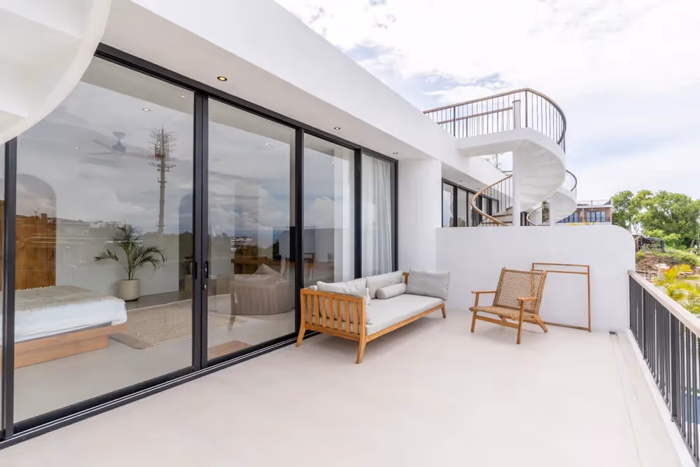 Villa Elvion - Modern 3BDR Ocean-View Villa with Rooftop Terrace in Dreamland (1/10)