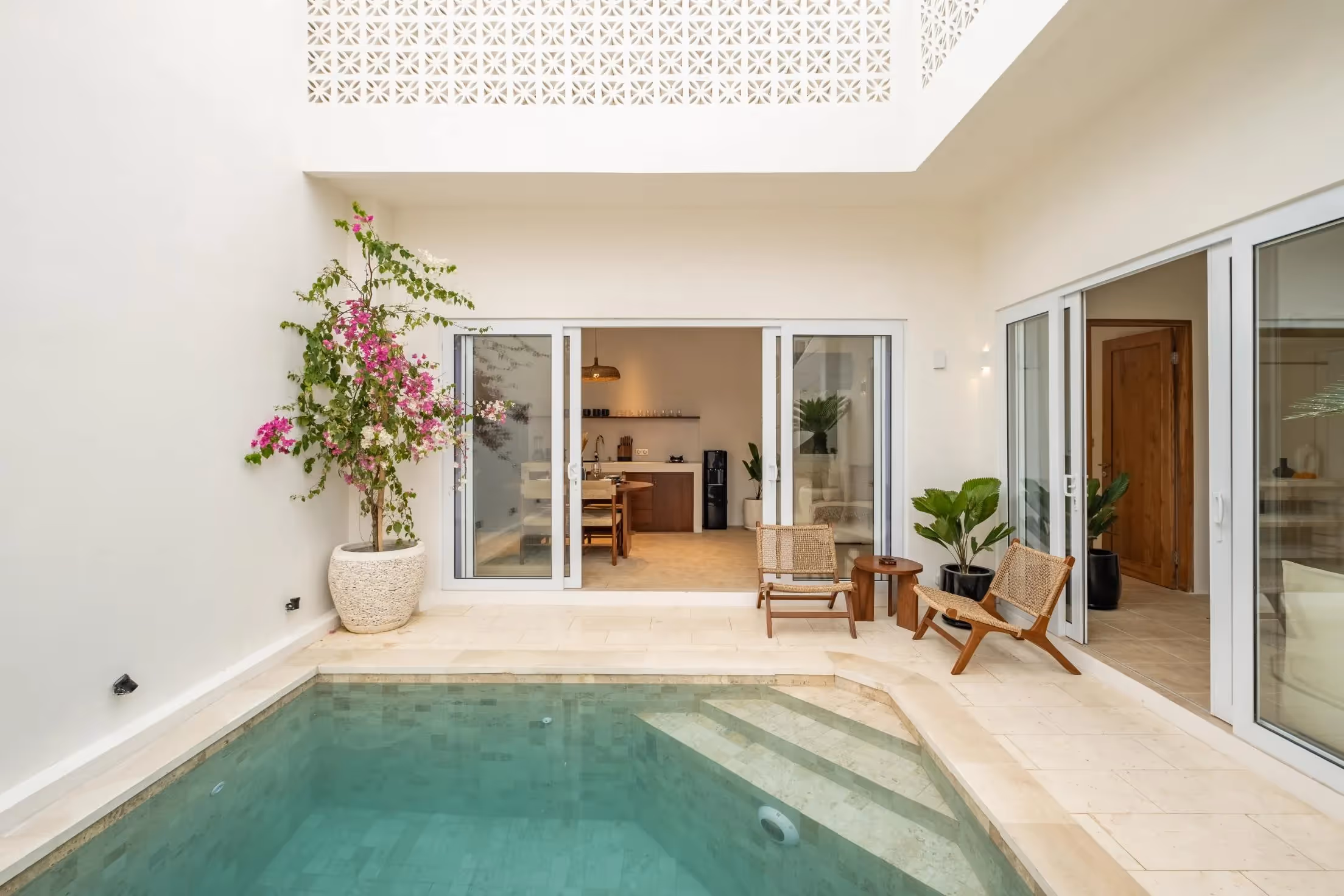 Villa Rana - Villa Leasehold Tropis Modern 2 Kamar Tidur dengan Kolam Renang Pribadi di Berawa — foto 1