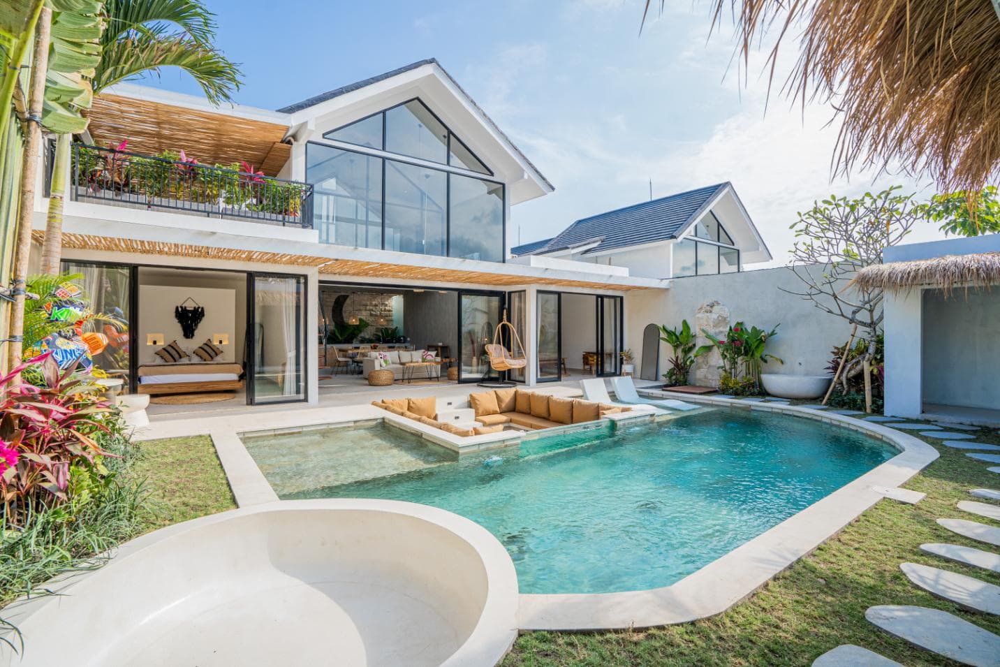 Suma Villa in Ungasan – Modern Tropical Leasehold Investment (1/9)