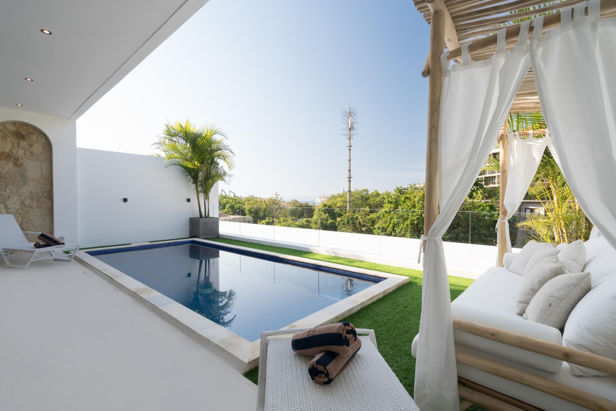 Aviora in Dreamland – Ocean View Villa with Rooftop Entertainment Space (1/19)