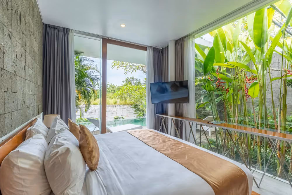 Villa Miyu – Tropical 1-Bedroom Retreat with Lush Garden Views (1/6)
