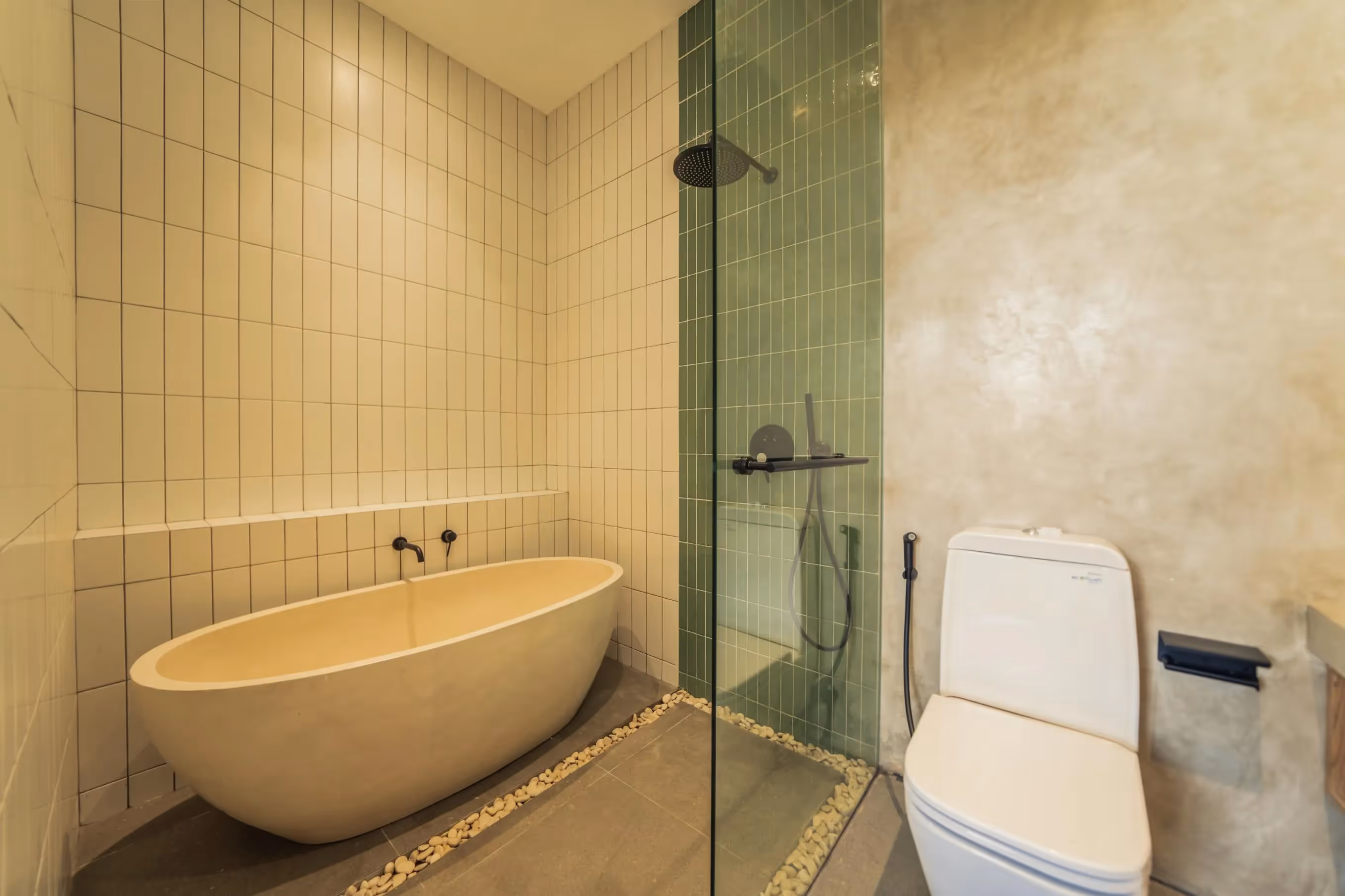 Aquarei in Batu Bolong – Fully Furnished 3BR with Rooftop & Private Pool (1/6)