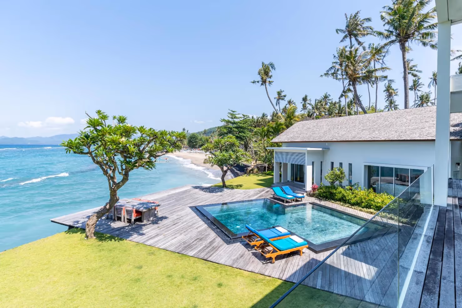 Villa Haloa – 3BDR Beachfront Freehold Villa with Ocean View — photo 1