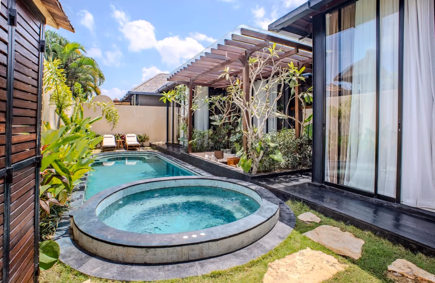 Villa Anari – Stylish 2BR Retreat in Babakan with Jacuzzi & Private Pool (1/10)