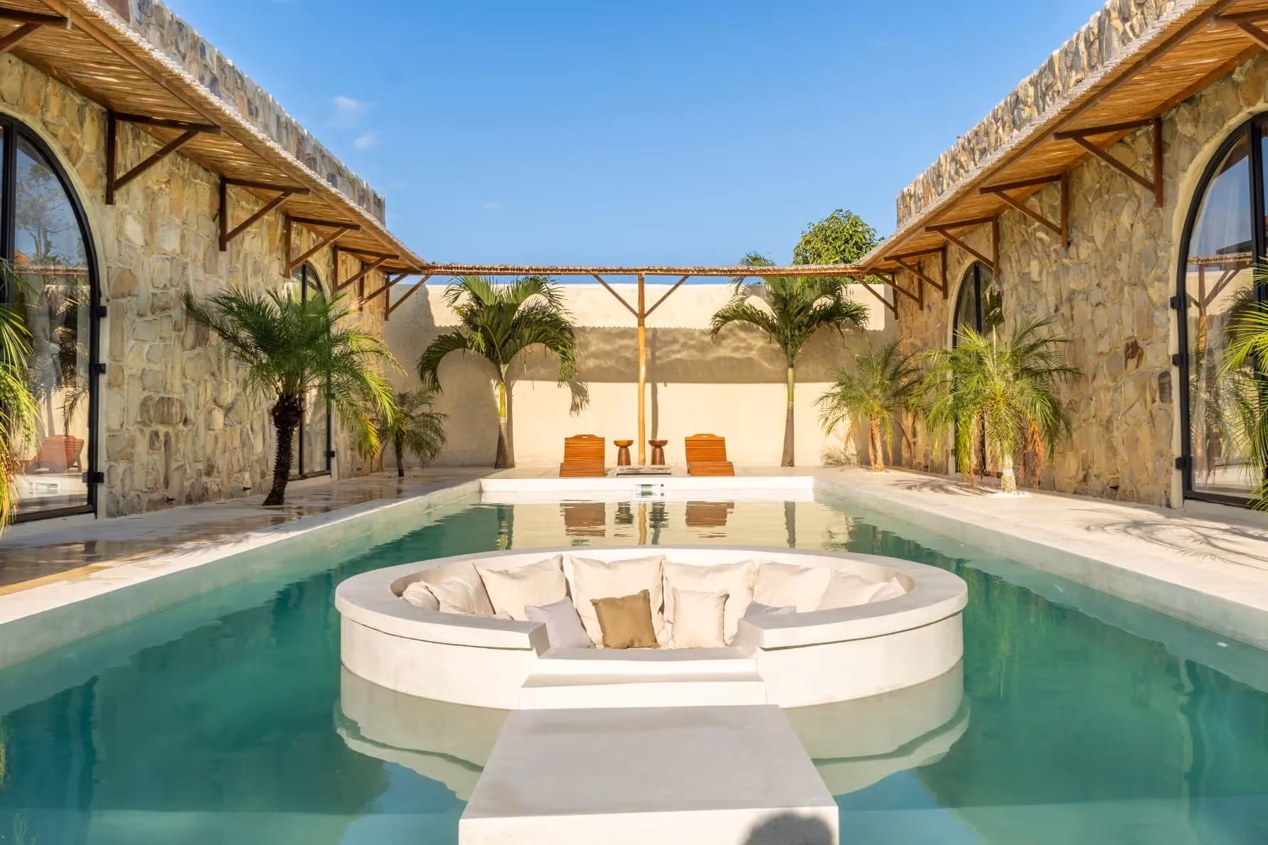 Villa Trevi – Villa Leasehold 3 Kamar Tidur dengan Desain Mediterania & Sunken Pool Lounge — foto 1