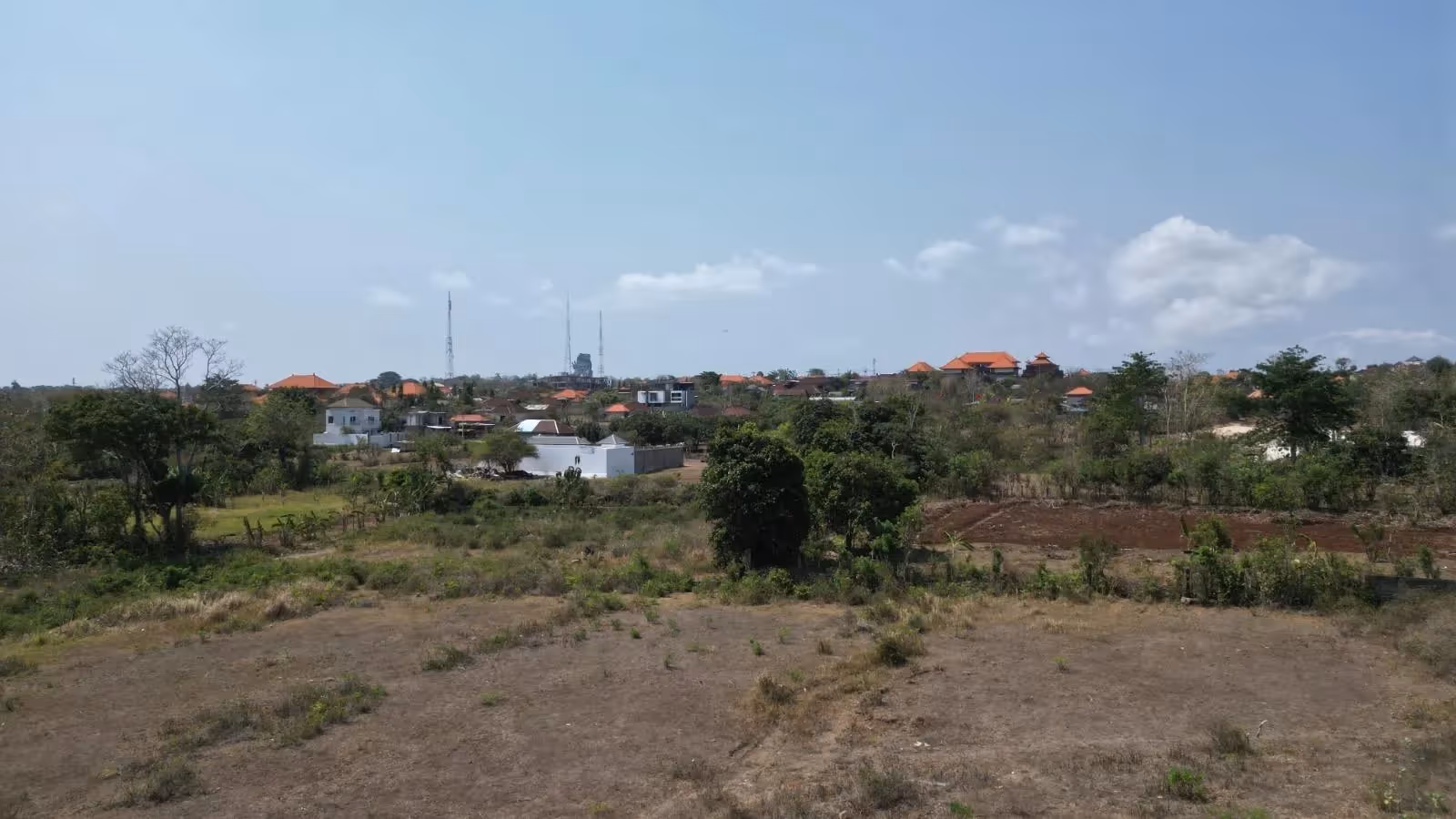 Manda Land - Terrain libre de 97 ares divisible avec accès plage à proximité à Melasti/Pandawa (1/4)