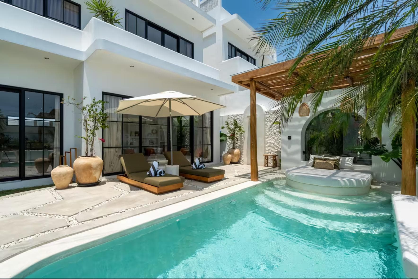 Zaya Nyang Nyang – Contemporary 3BR Villa with Rooftop — photo 1