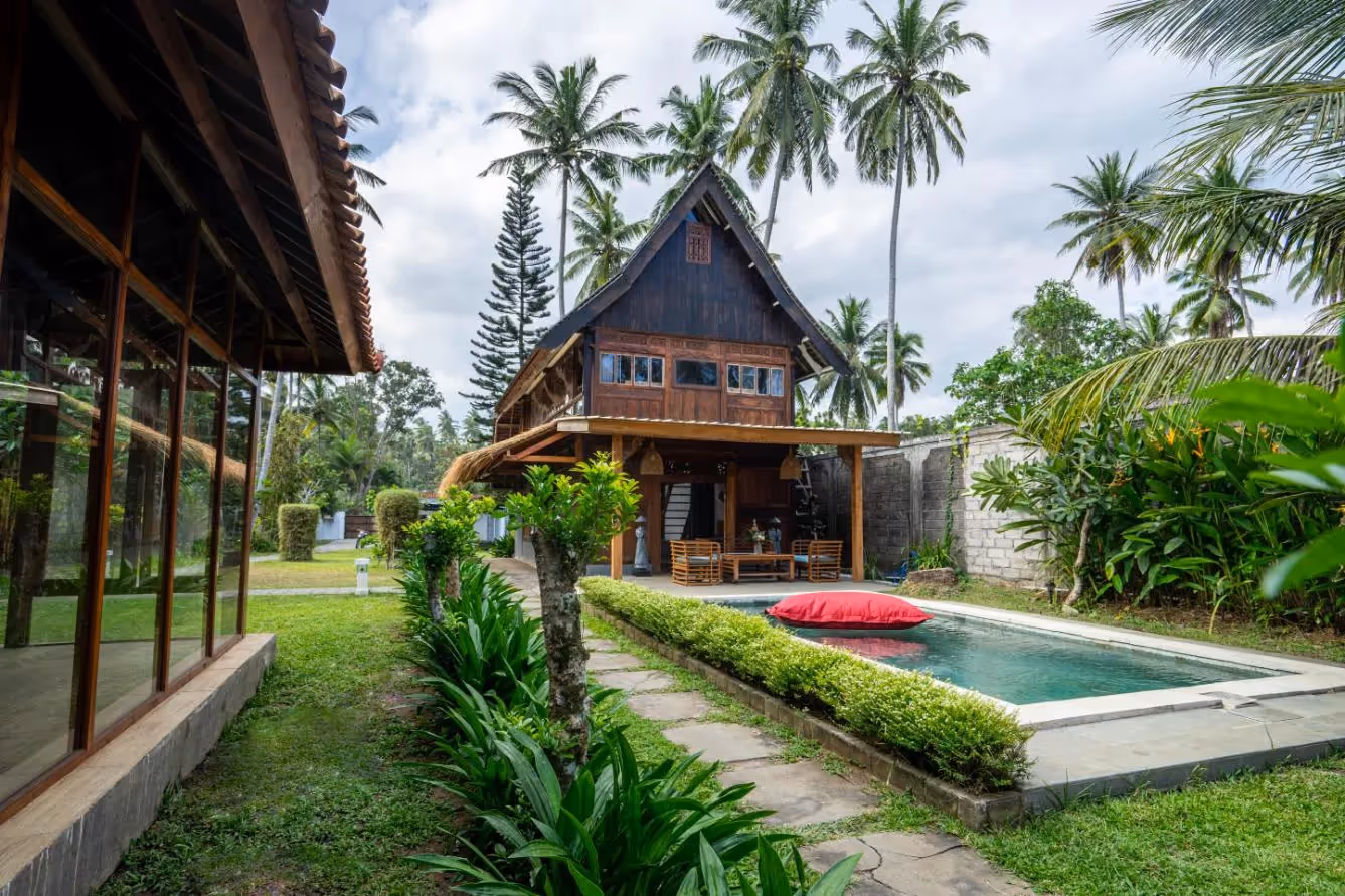 Rumaya di Balian – Properti Freehold Tepi Pantai dengan 6 Kamar Tidur & Pemandangan Laut — foto 1