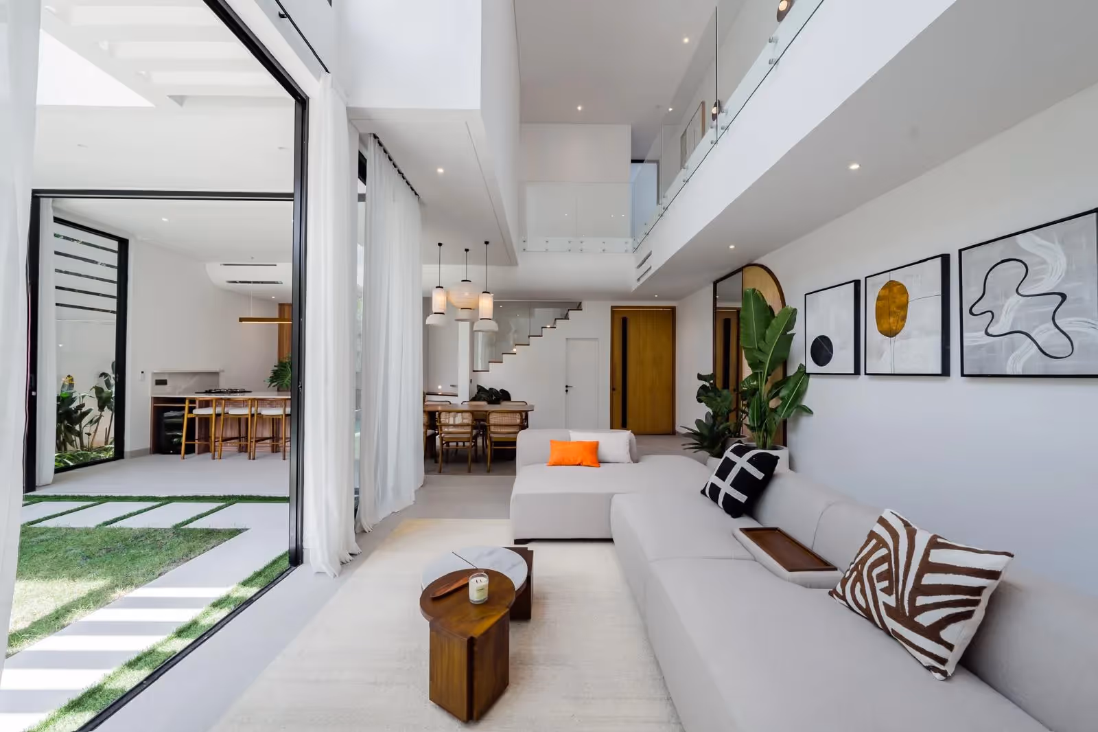 Villa Claruna – Modern 3BR Tropical Villa in Central Canggu with Private Pool (1/11)