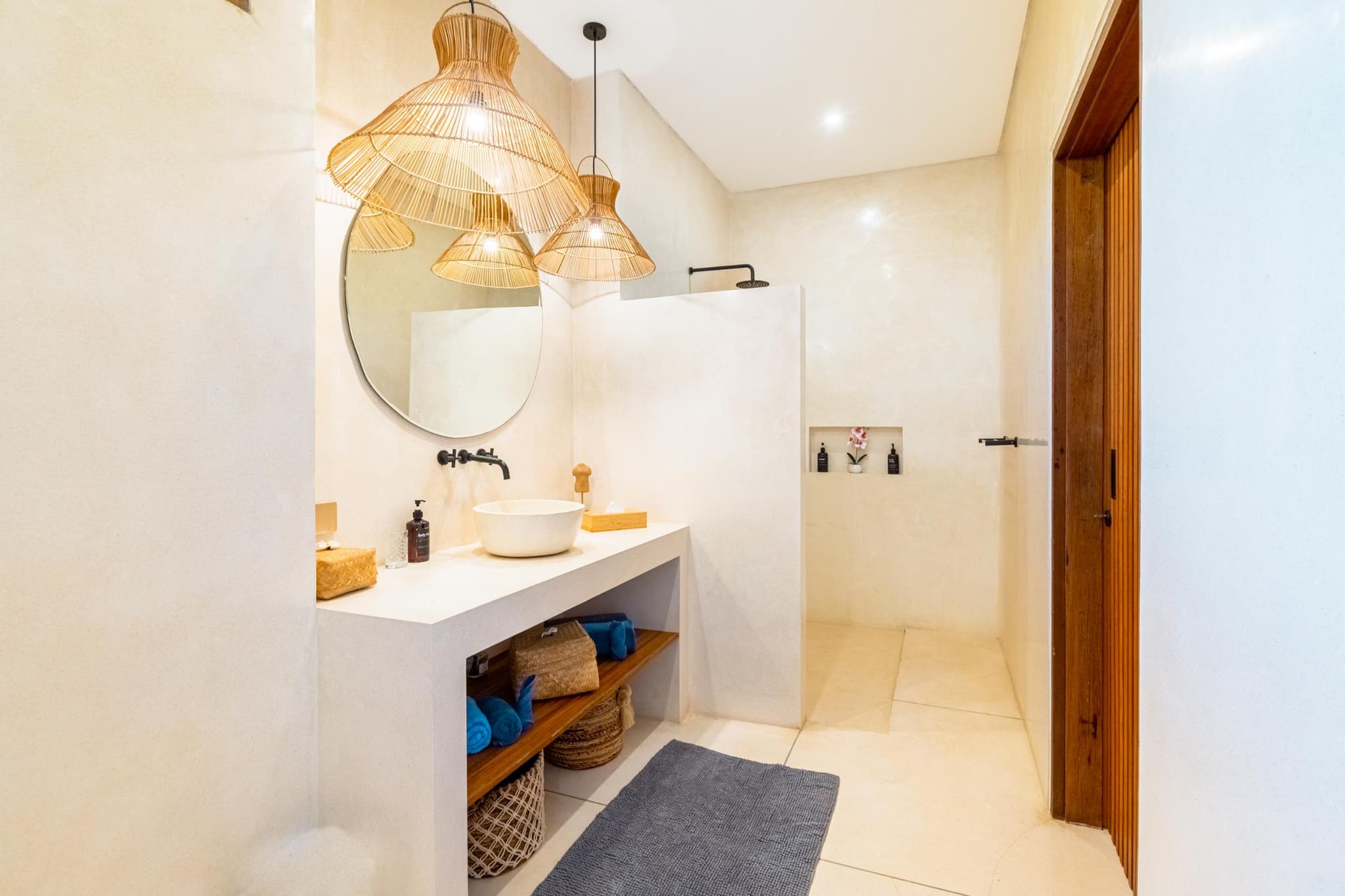 Villa Kuri - Stylish 2-Bedroom Villa with Tropical Design in Bingin (1/13)