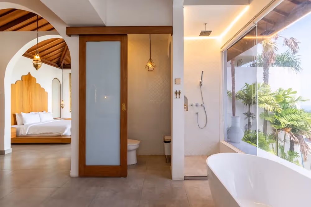 Villa Riana – Elegant Studio and 2BDR Villa with Ocean View (1/11)