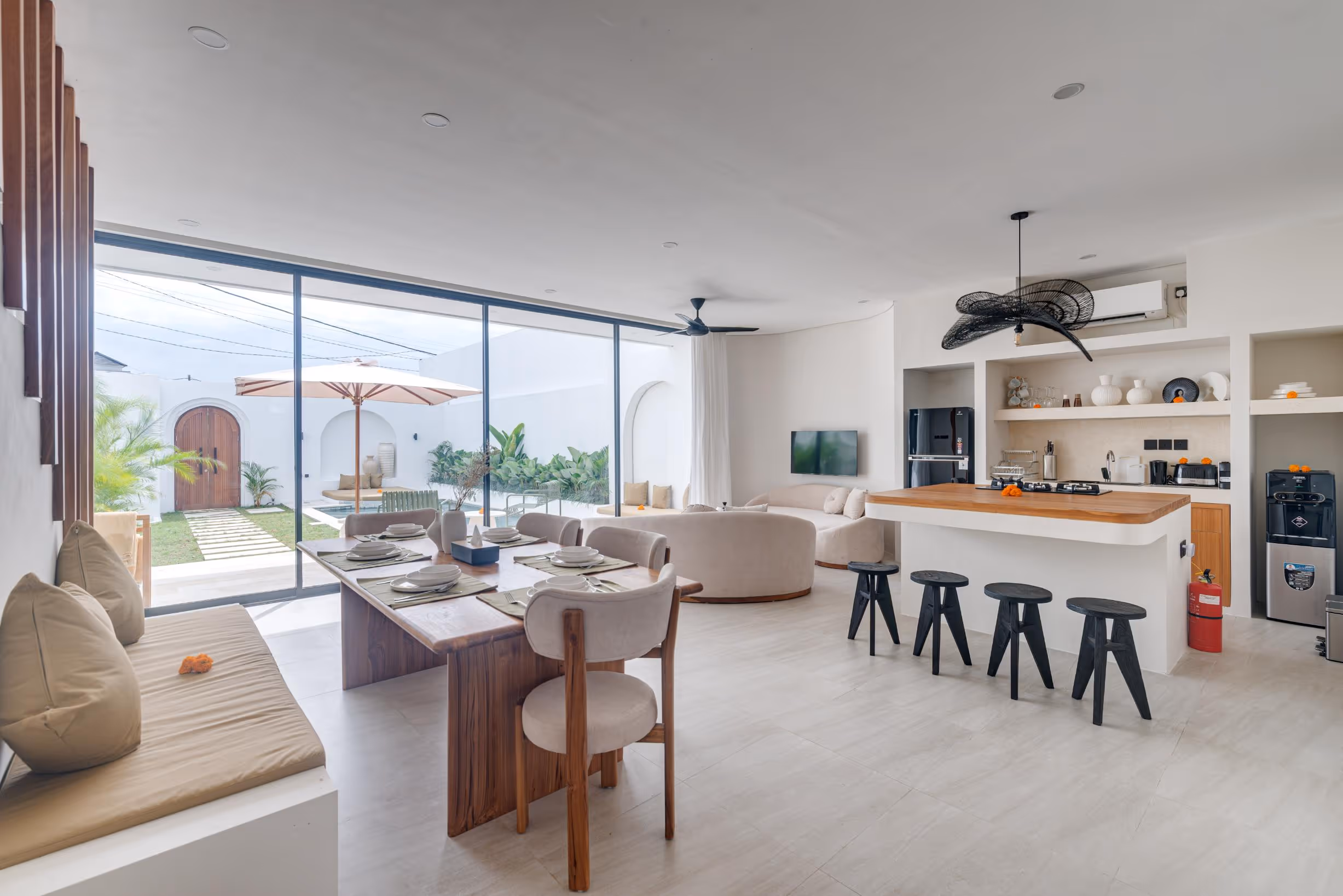 Alora Villa – Contemporary 3BR Leasehold Retreat in Tumbak Bayuh (1/11)
