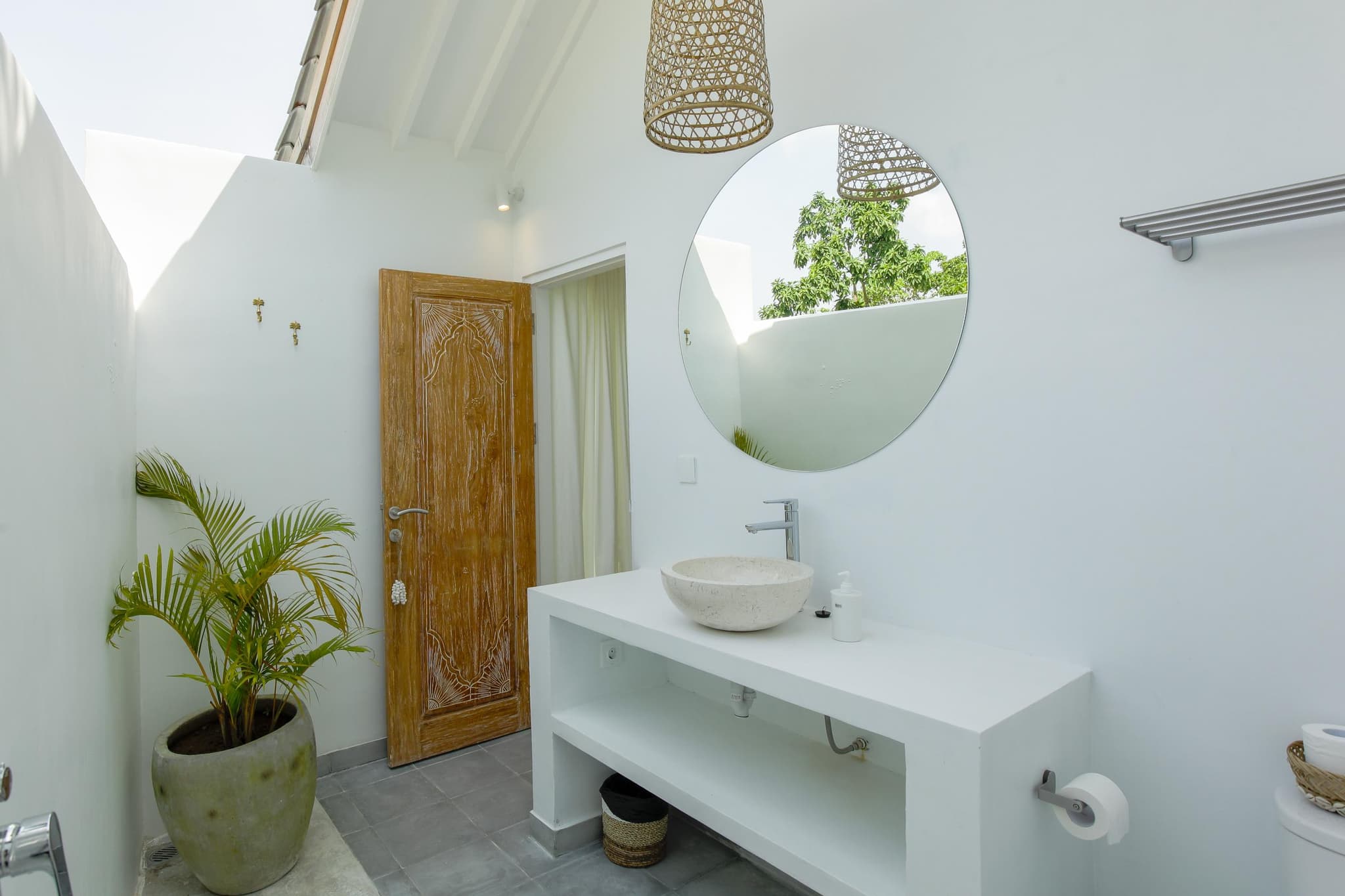 Villa Aluna – Elegant 2BR in Bingin with Private Pool and Spacious Layout (1/8)