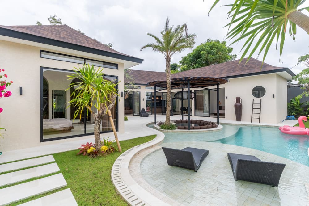 The Kavana Ungasan – Courtyard Villa with Pavilion Pool & Tropical Modern Design (1/12)