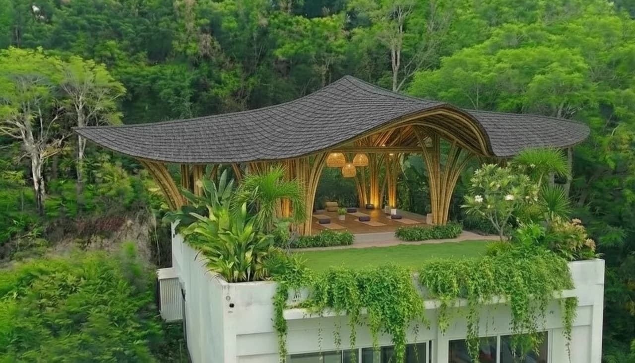 Skyline Serenity Retreat in Bingin – 6BR Freehold Ocean View Villa with Rooftop & Wellness Facilities (1/17)