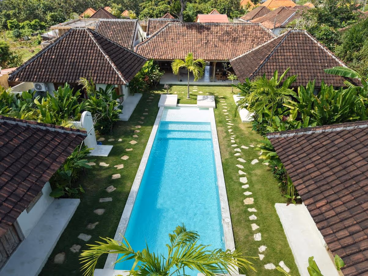 Hanae à Bingin – Hôtel boutique en leasehold 5-6 chambres avec piscine tropicale et jardin — photo 1