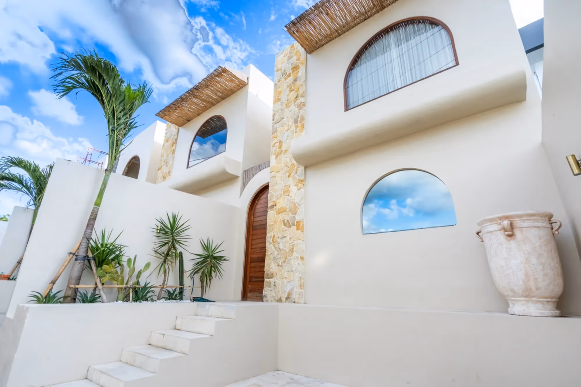 Lua in Pererenan – Mediterranean 2BR Villa with Pool & Parking (1/12)