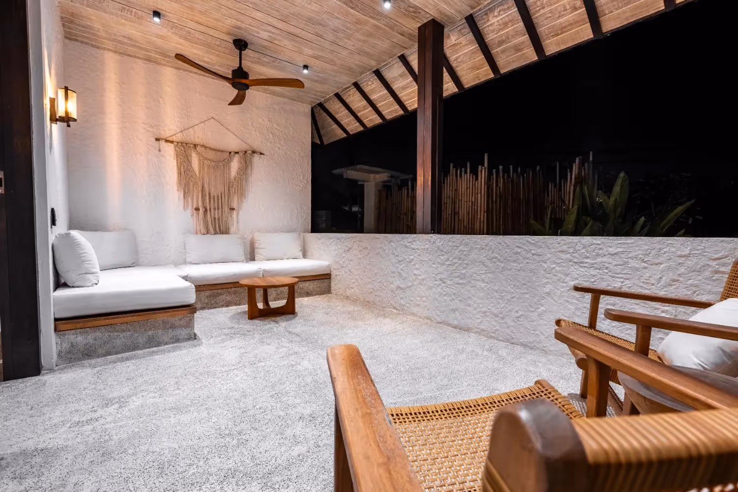 Villa Kalyra – 2BR Leasehold Villa with Garden & Private Pool (1/14)