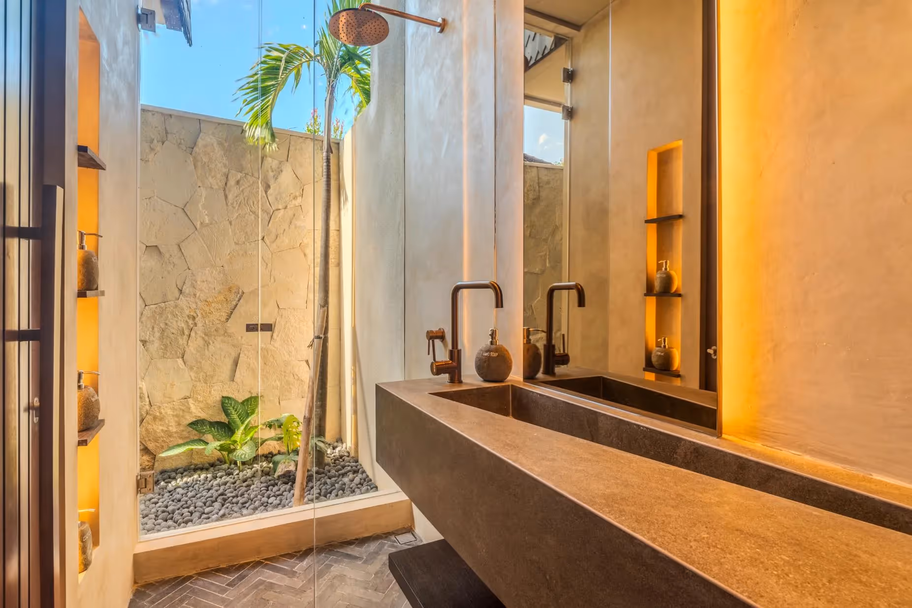 Villa Cleine - Elegant 2-Bedroom Designer Leasehold Villa with Private Pool in Pererenan (1/10)