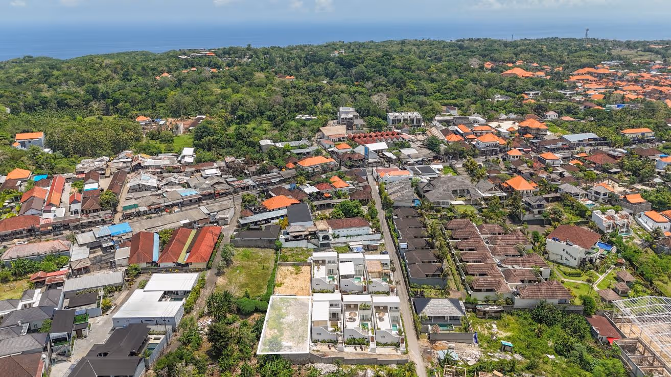Remi Land - 250 m² Leasehold Land with Ocean and Jungle Views in Pecatu — photo 1