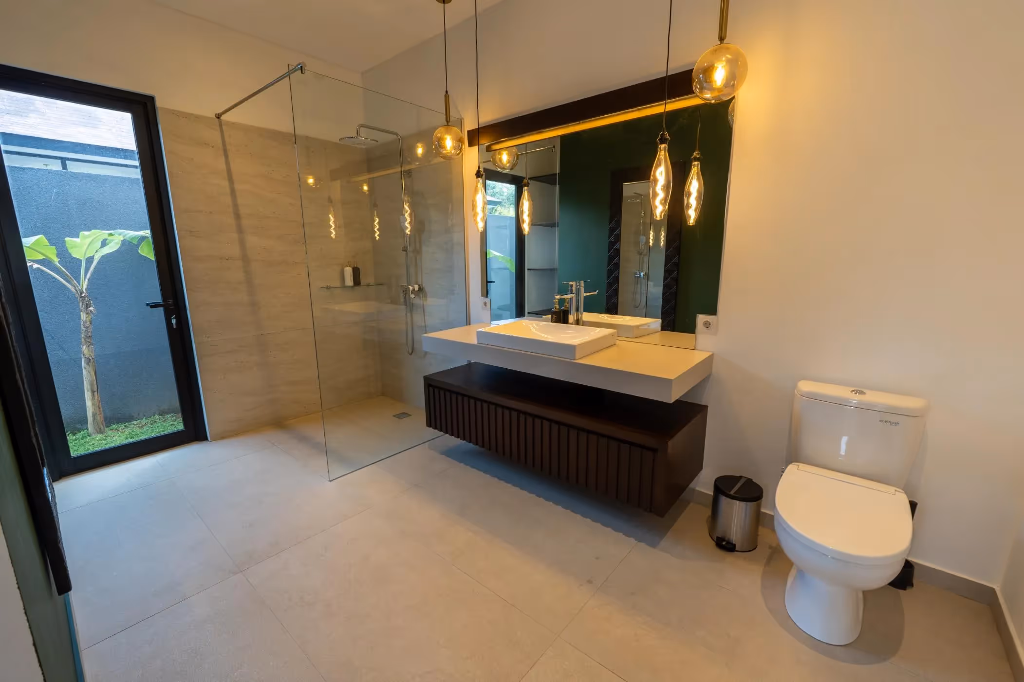 Villa Alira - Modern 3-Bedroom Villa with Pool and Sunken Lounge in Ungasan (1/11)