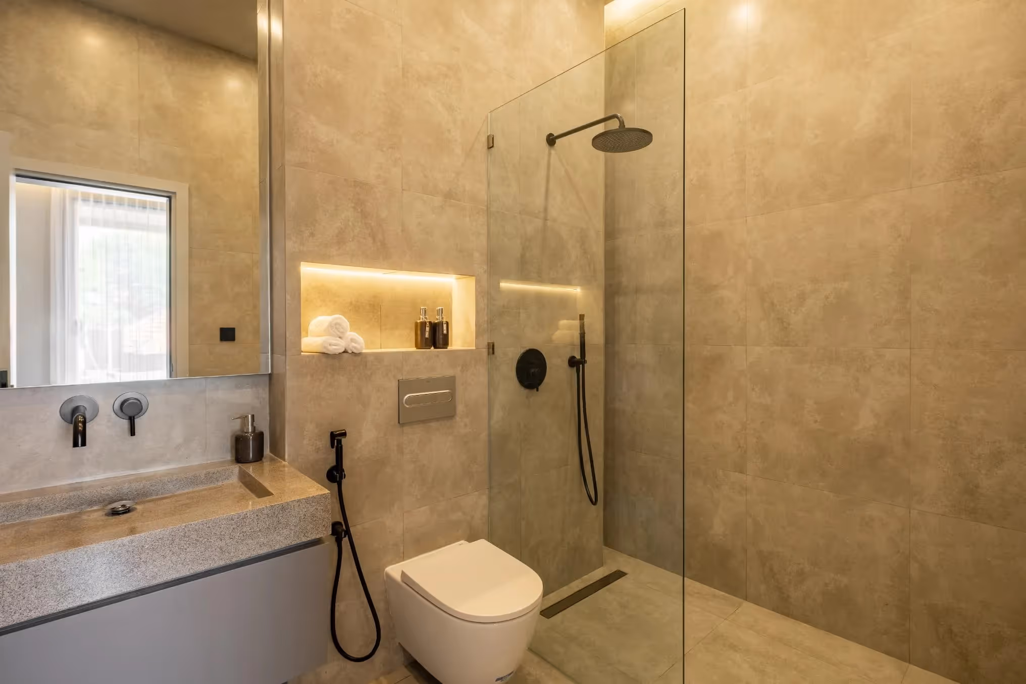 Mosa Townhouse – Leasehold 2BDR Townhouse with Private Pool & Office (1/9)