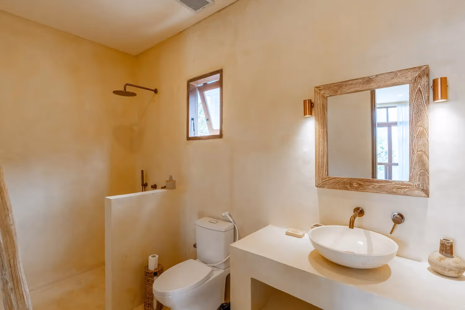 Villa Calina – 2BR Modern Villa with Rooftop & Pool in Balangan (1/8)