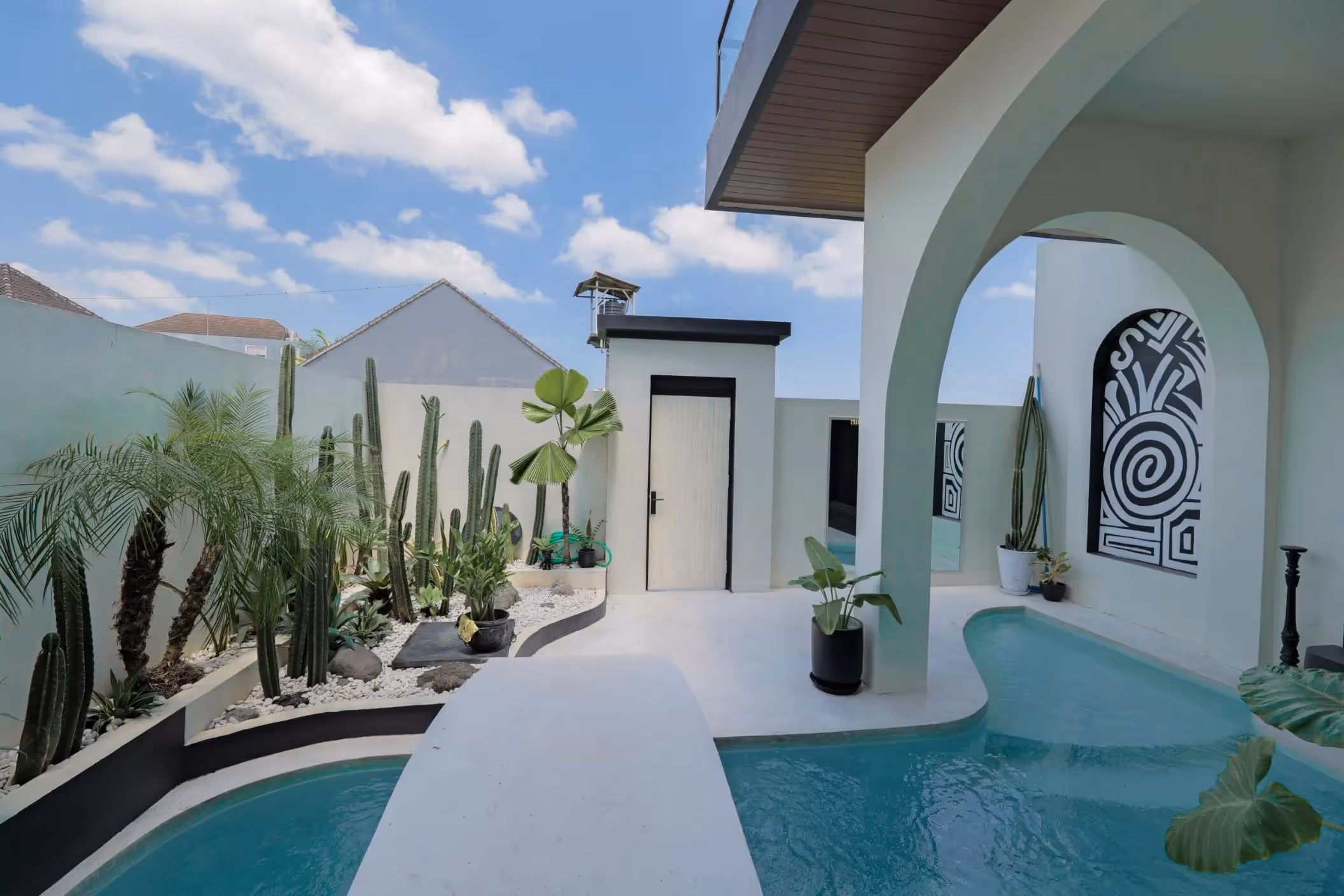 Villa Vorie - Contemporary 2BDR Berawa Villa with Pool and Rooftop Lounge (1/9)