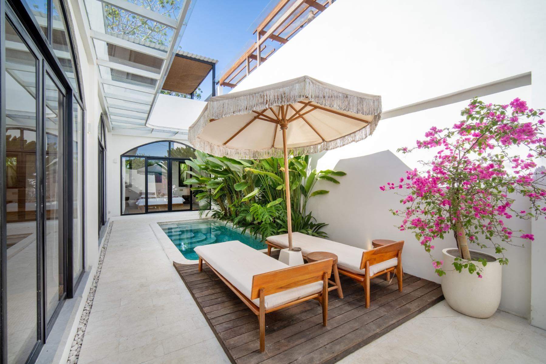 Mireva di Balangan – Vila Tropis 2 Kamar Tidur dengan Rooftop Lounge — foto 1