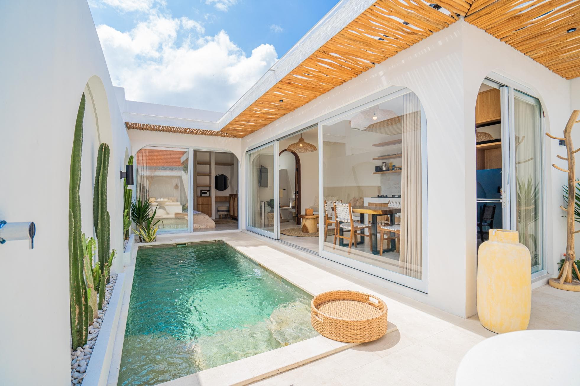 Marona in Ungasan – Mediterranean Tropical Villa with Private Pool (1/10)