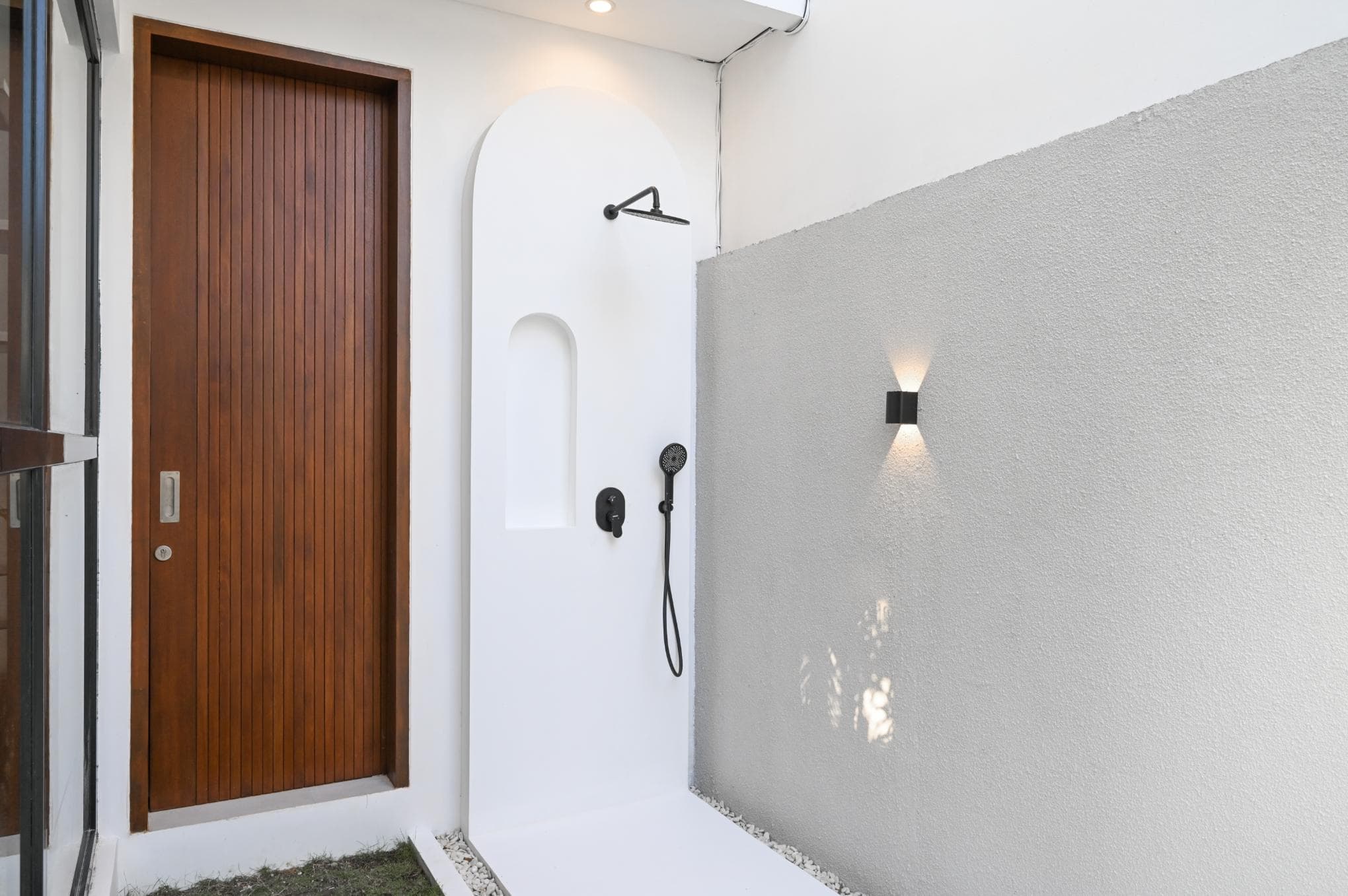 Amilia Villa in Babakan – Modern 2BR with Private Pool & Ready Investment (1/13)