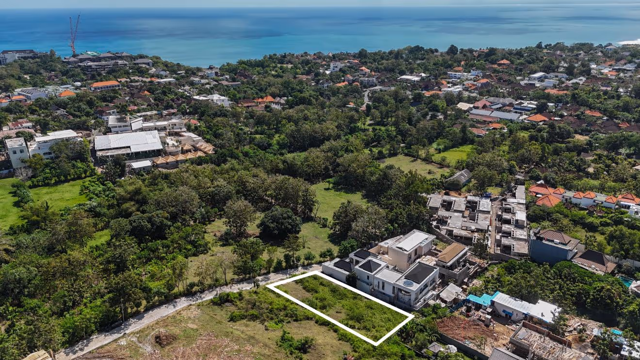Lotara Bingin – 306 m² Freehold Plot with Ocean Proximity — photo 1