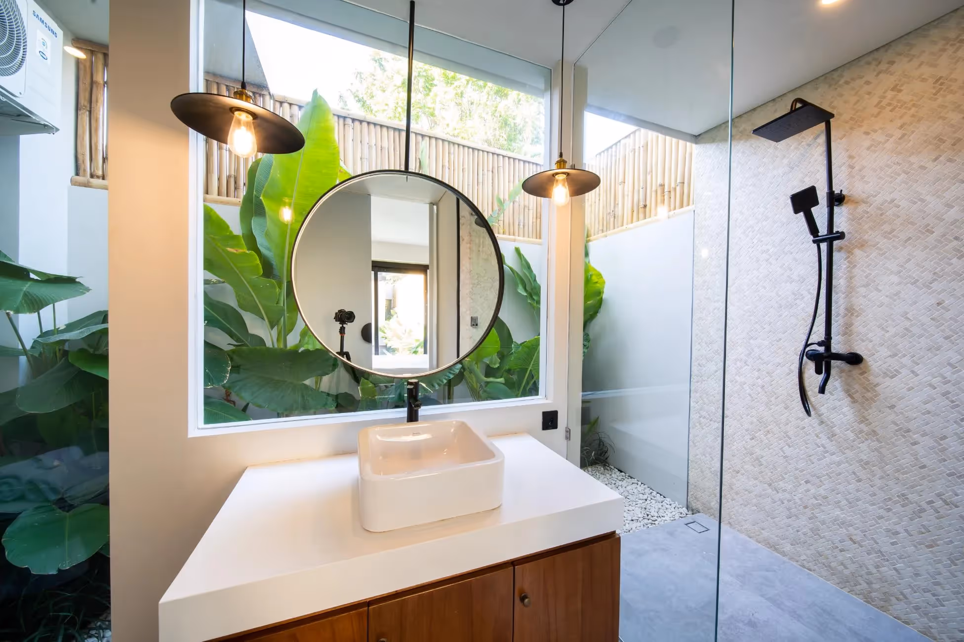Villa Runa – 4BR Leasehold Villa with Lounge Rooftop in Batu Bolong (1/12)