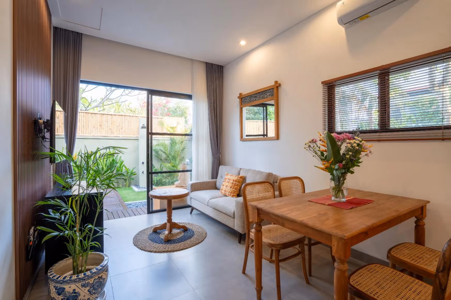 Villa Nami - Elegant Modern 2BR Leasehold Villa with Open Living and Pool in Tumbak Bayuh (1/7)