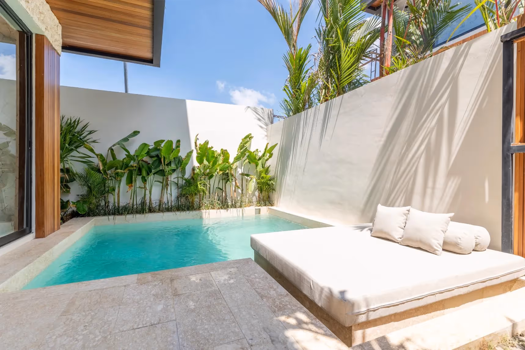 Villa Lavenia – 2BR Leasehold Villa with High ROI & Premium Material in Batu Bolong (1/11)