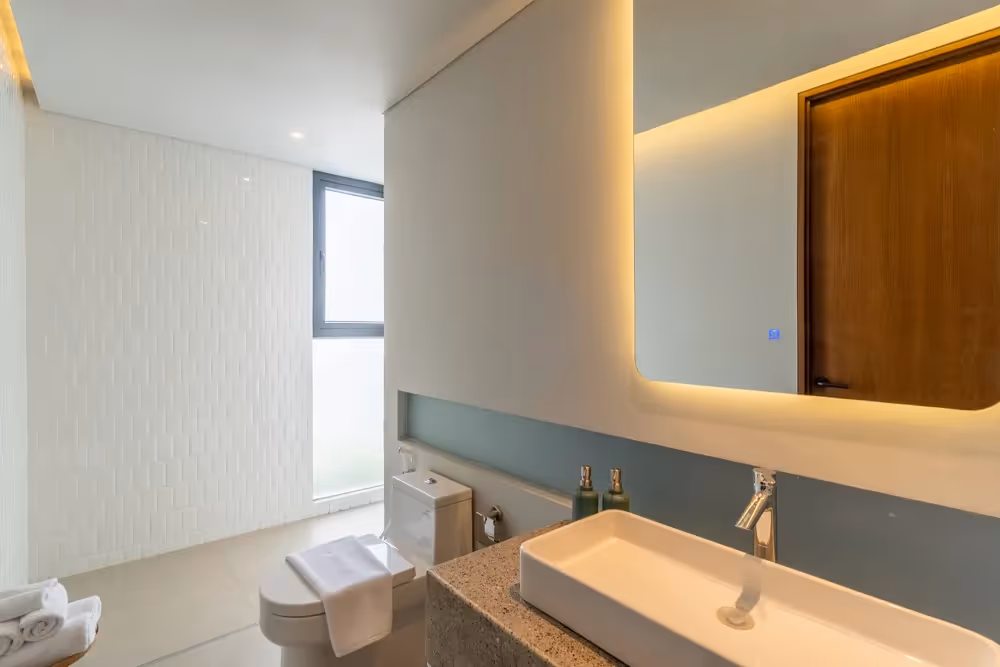 Villa Naila – Modern 3BDR Freehold with Rice Field View (1/8)