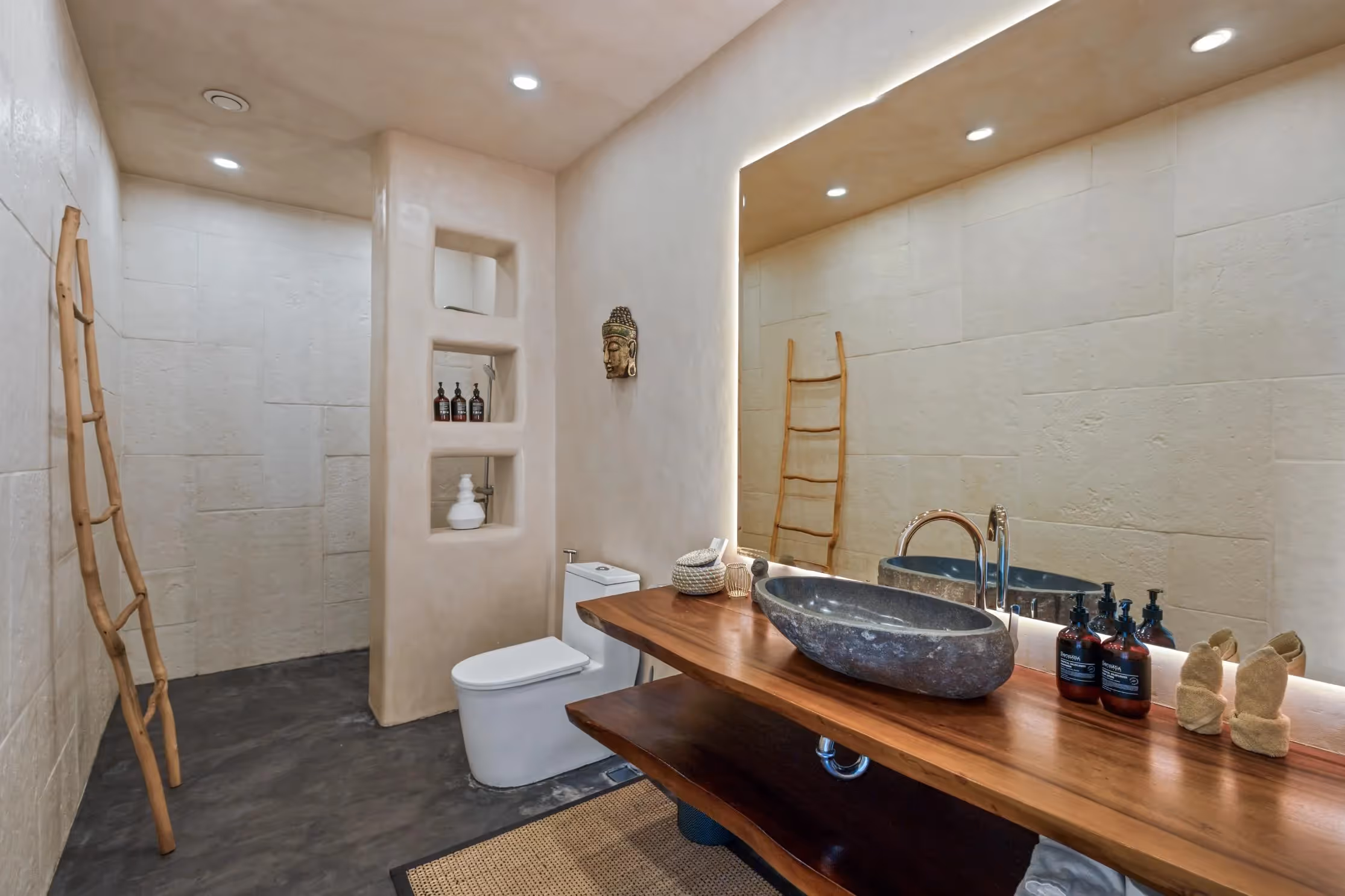 Mahari – 4BR Tropical Estate with Fire Pit, Pool Bar & Sauna (1/12)