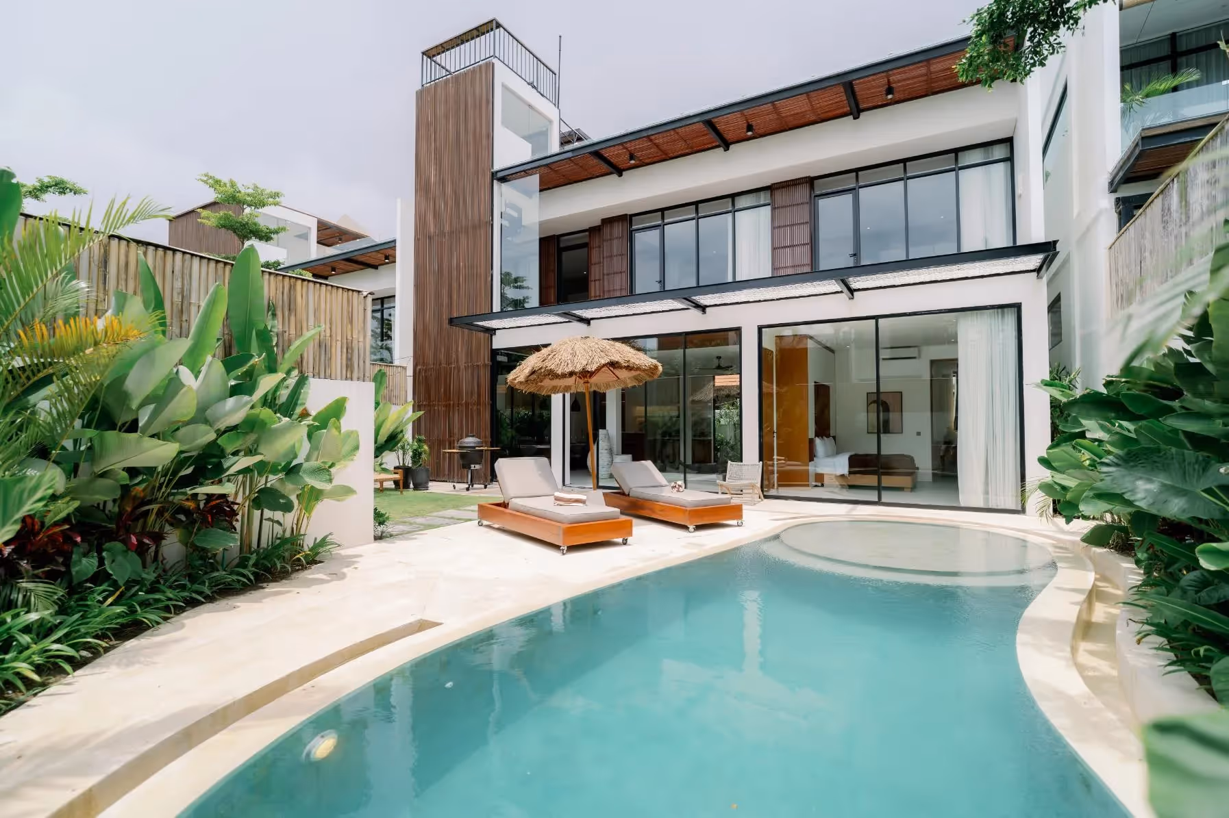 Vellamo Villa - Villa contemporaine 4 chambres avec rooftop lounge, piscine privée et carport — photo 1